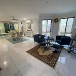 5-Bed Home Near Theme Parks